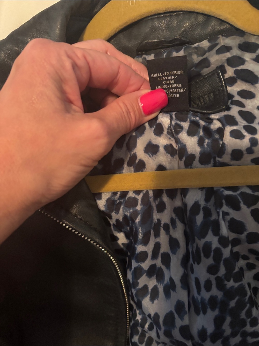 Jaclyn Smith Black Leather Jacket with Leopard-Print Lining - Picture 2 of 7